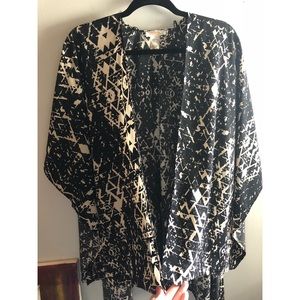 Lightweight renee c ruana/shawl